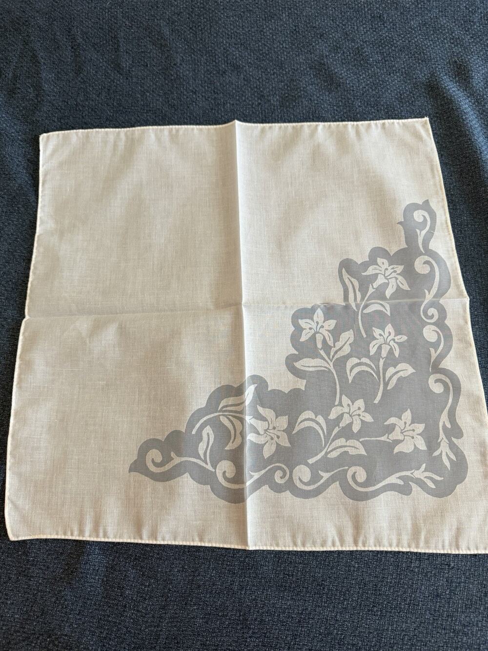 MIXED LOT 6 NAPKINS IVORYWHITE FLORAL EMBROIDERY LINENS VINTAGE MCM RETRO